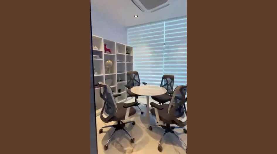 Transcon-Uno-office-meeting-room